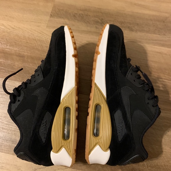 Worn twice and in excellent condition! - Picture 2 of 6